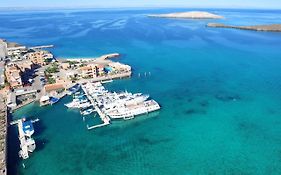 Club Cantamar Beach Hotel & Marina